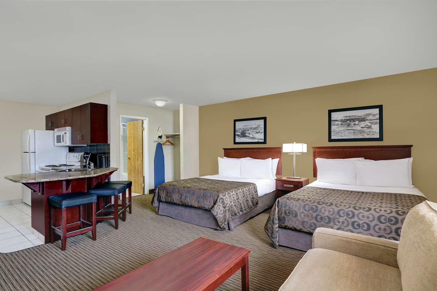 Super 8 Motel Drumheller, AB See Discounts