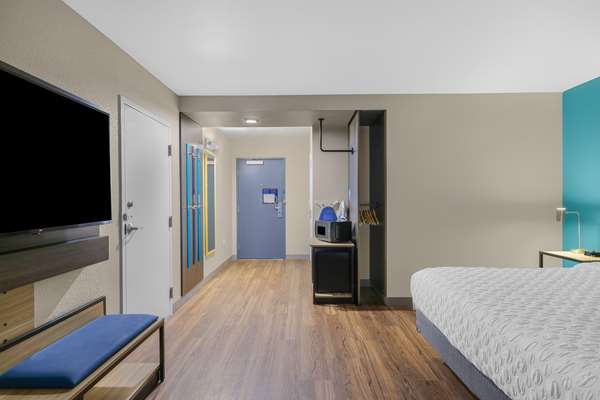  - Tru by Hilton Lathrop - I-5, Exit 462