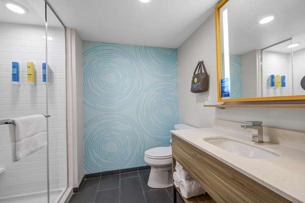  - Tru by Hilton Lathrop - I-5, Exit 462