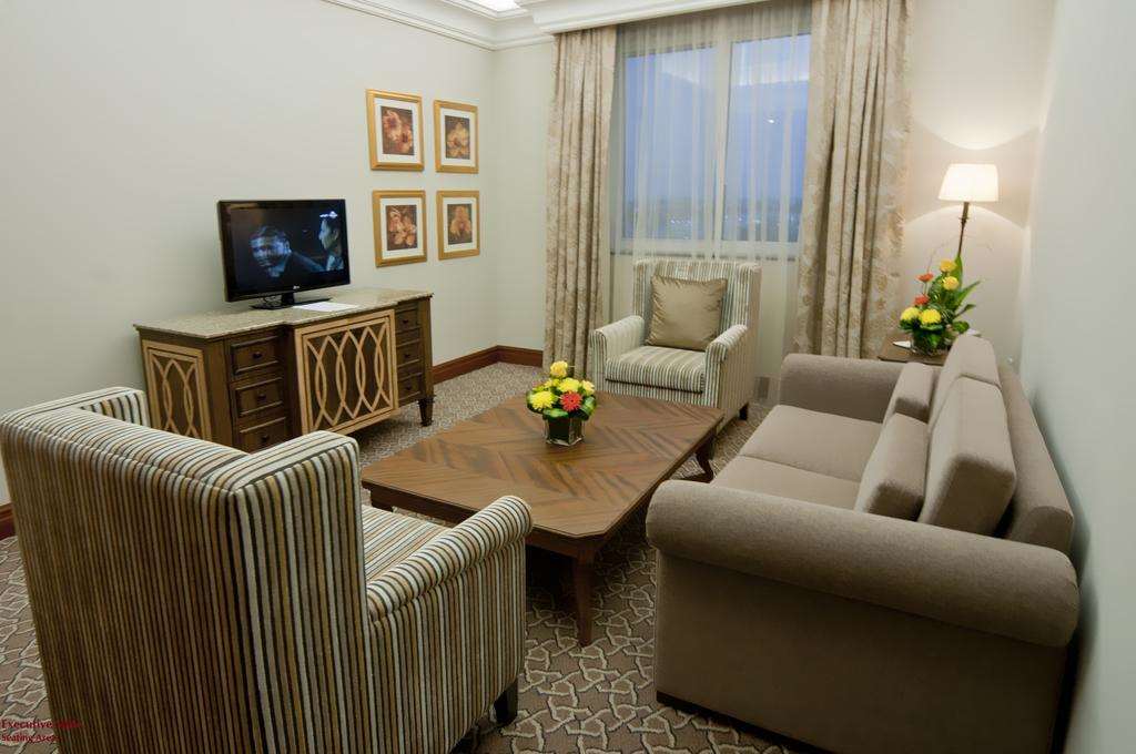 TOP AYLA HOTEL AL AIN-guestroom-Guest Room,Suite,On-Site.jpg