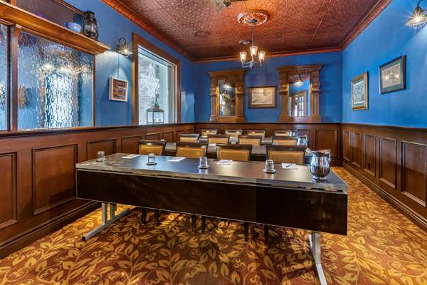  - Parlour Inn Stratford