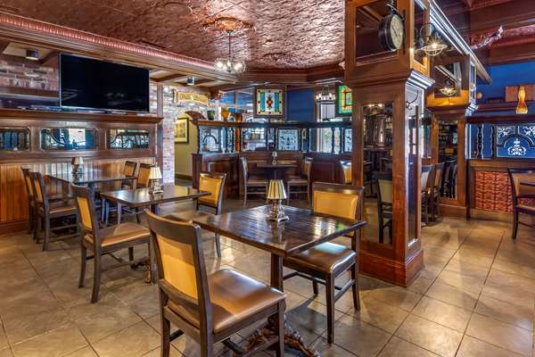 Restaurant - Parlour Inn Stratford