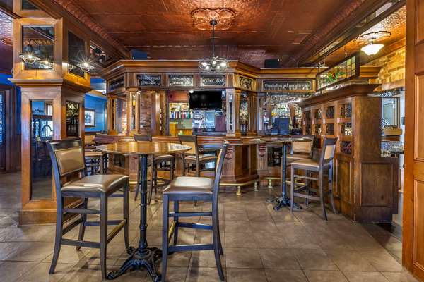 Restaurant - Parlour Inn Stratford