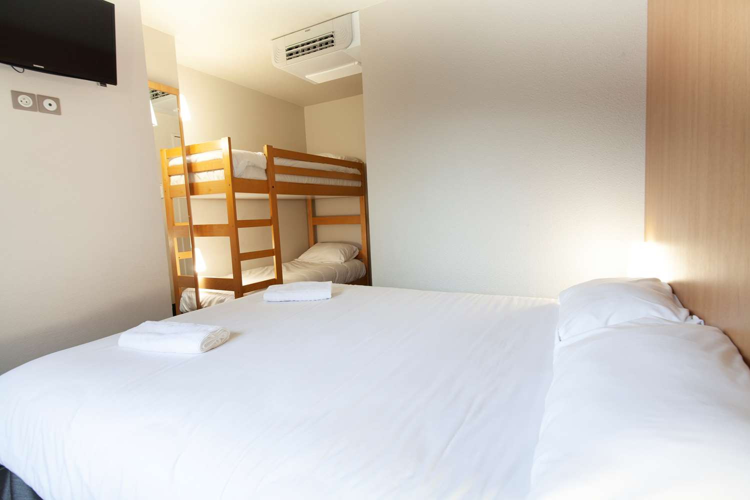 HÔTEL KYRIAD DIRECT CLERMONT FERRAND NORD - Gerzat - Chambre Familiale