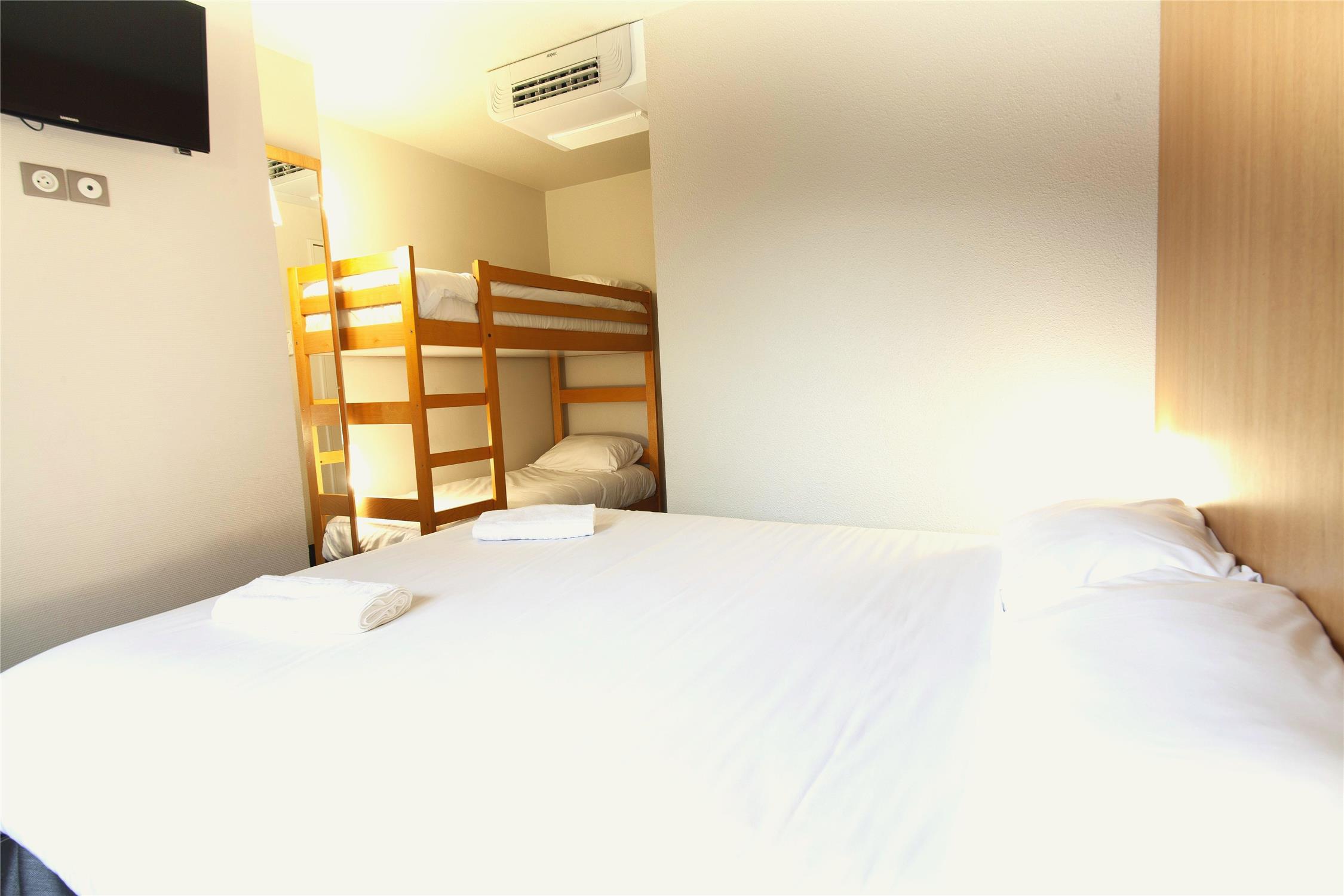 HÔTEL KYRIAD DIRECT CLERMONT FERRAND NORD - Gerzat - Chambre Familiale