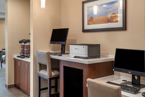Conference Area - Comfort Inn & Suites Winchester - I-81, Exit 310