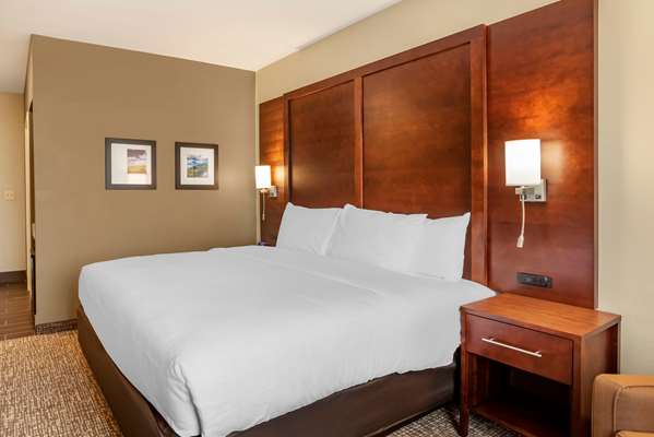  - Comfort Inn & Suites Winchester - I-81, Exit 310