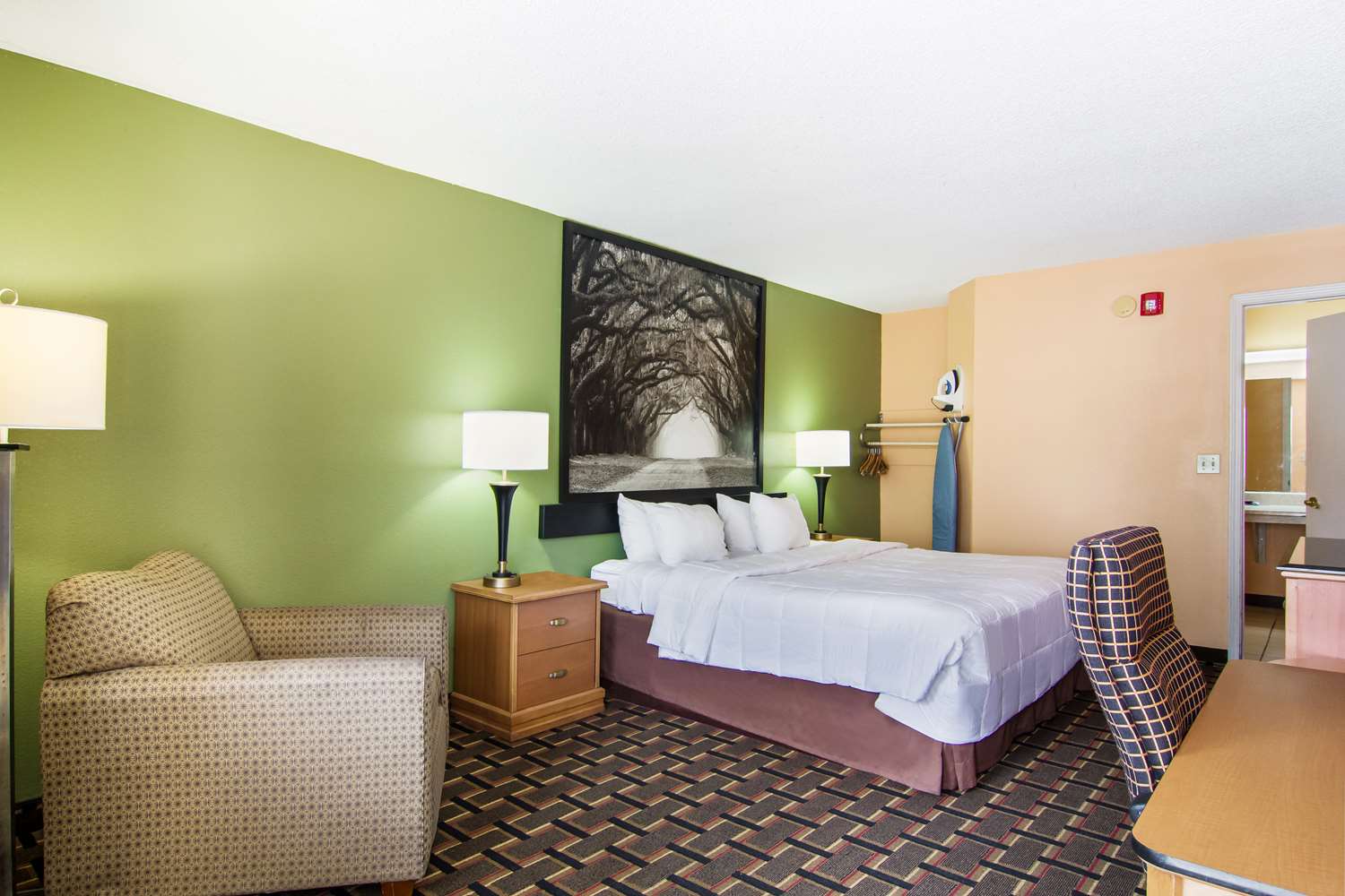 1 King Bed Accessible Non-Smoking image