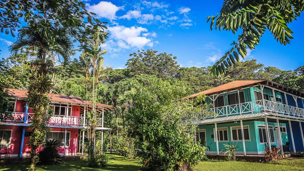 Tortuga Lodge and Gardens