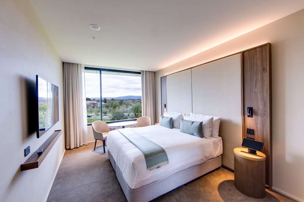 Oval Hotel-guestroom-Guest Room,On-Site.jpg