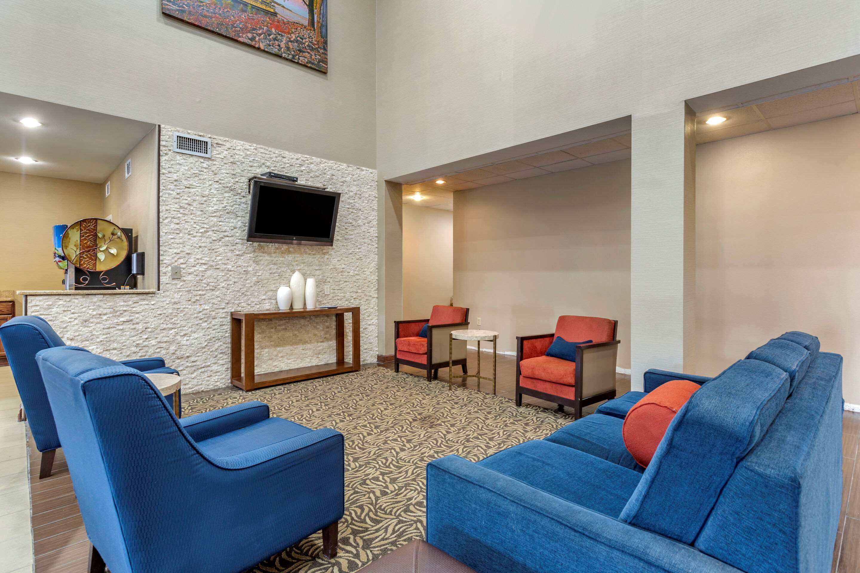 Lobby | Comfort Suites Cordova