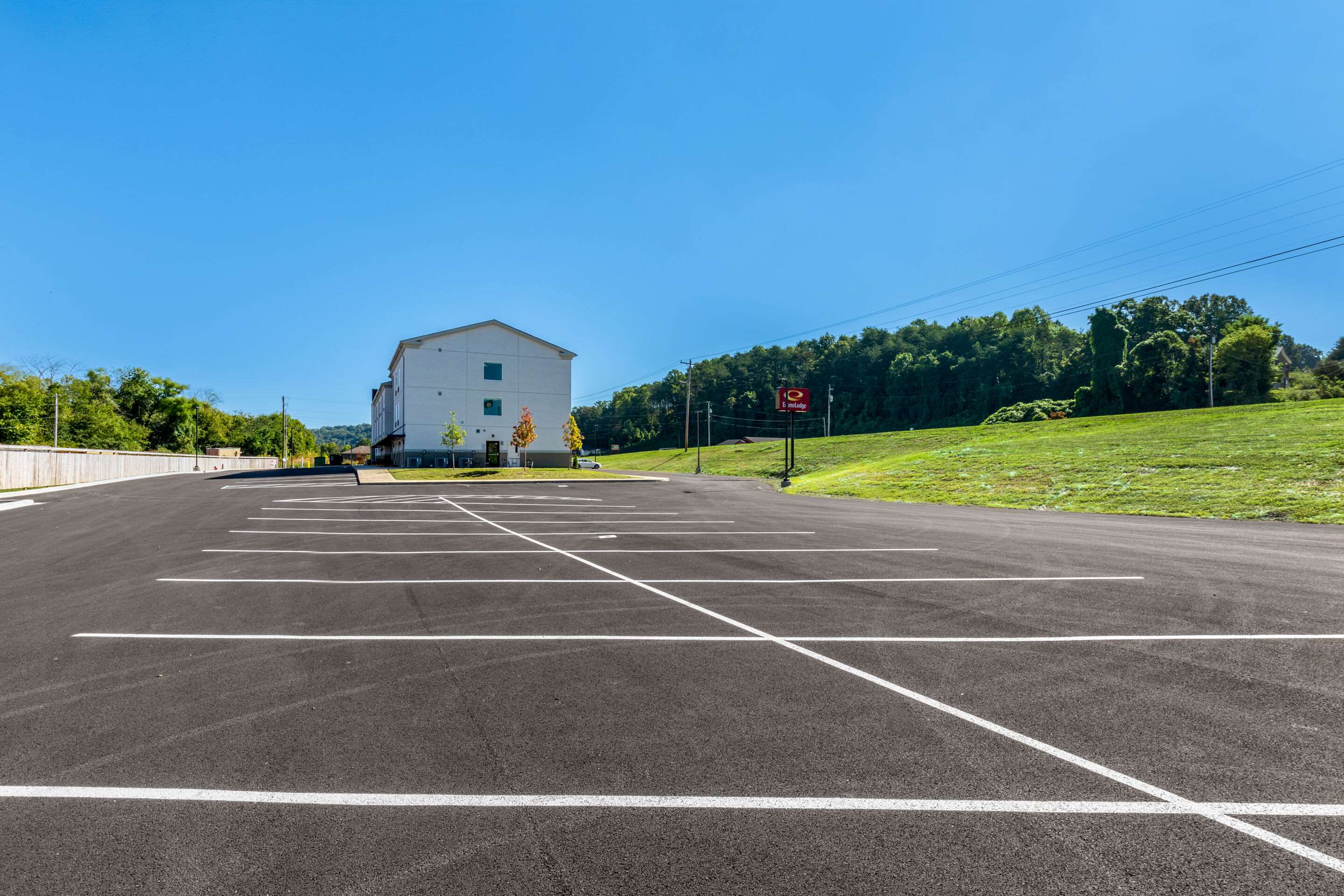 Hotel exterior | Econo Lodge