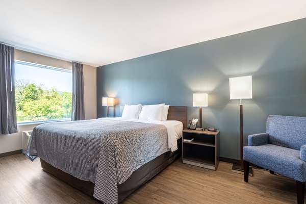 Suite - Econo Lodge Dayton