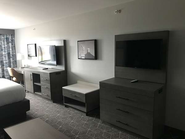 Suite - Best Western Plus Lawrenceburg Hotel