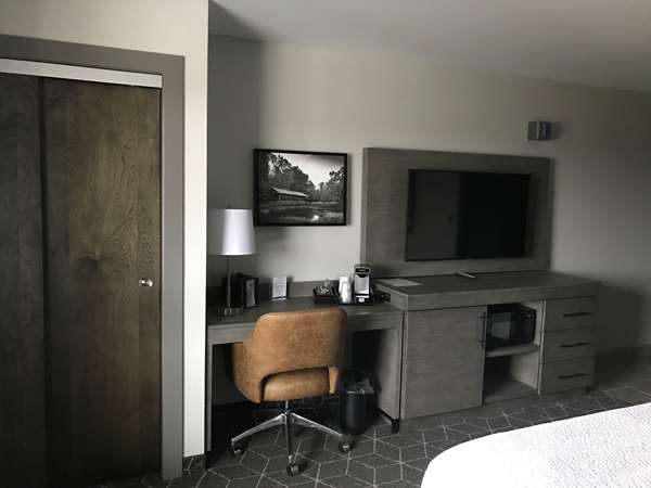  - Best Western Plus Lawrenceburg Hotel