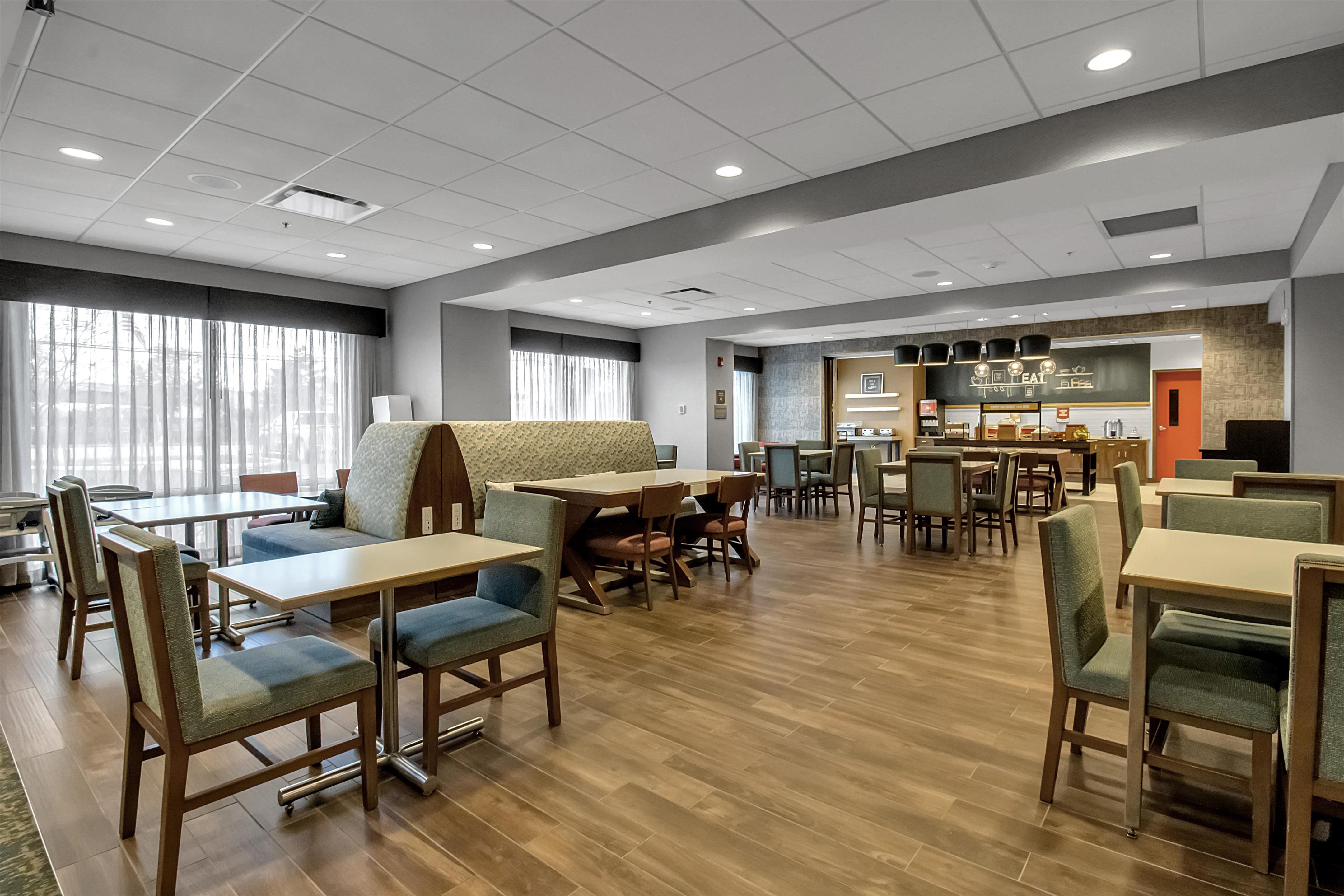 Restaurant | Hampton Inn Buffalo - Amherst, NY