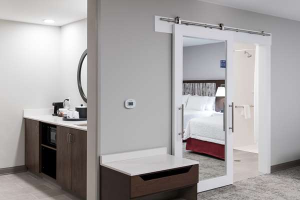  - Hampton Inn & Suites Cape Canaveral