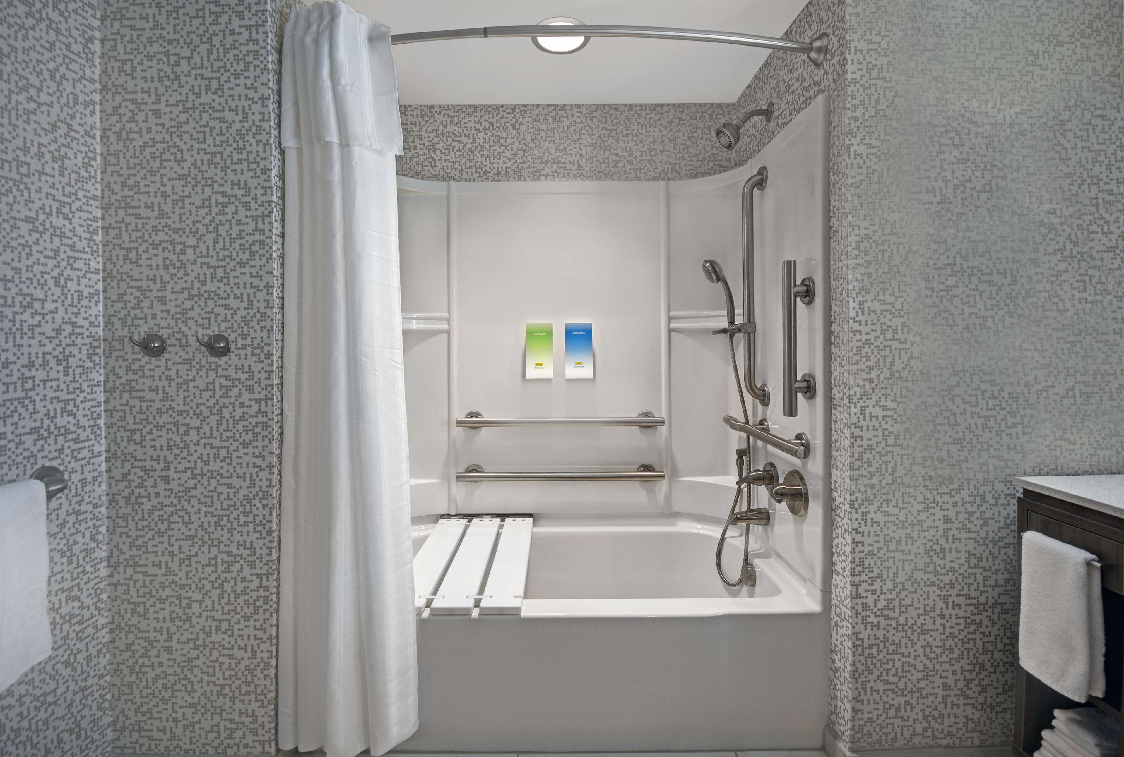 Home2 Suites by Hilton Utica Room Type - 1KG HEARING ACC STUDIO NS