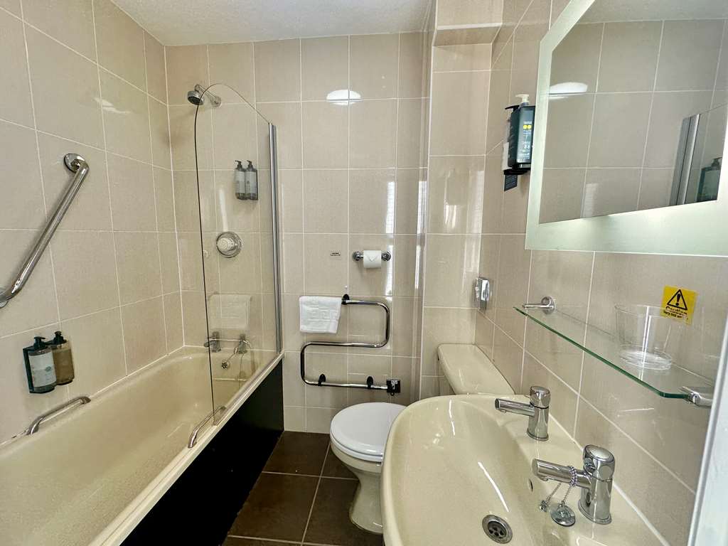 Carlisle Station Hotel, Sure Hotel Collection by BW-guestroom-Guest Room,Guest Room Amenity,On-Site.jpg