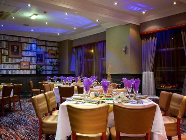Dining,Dining Area,Restaurant,On-Site