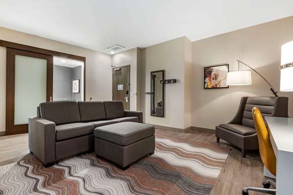 Suite - Cambria Hotel Downtown Savannah