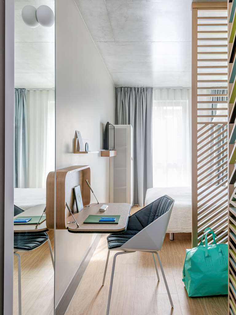 OKKO HOTELS TOULON CENTRE-guestroom-Guest Room,On-Site.jpg