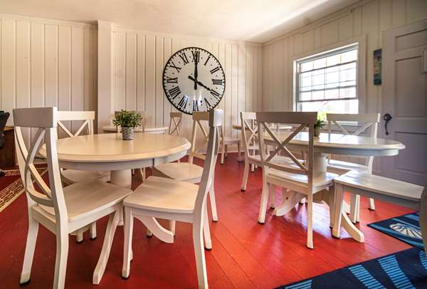  - Surfside Inn Chatham