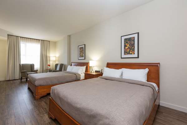  - Hotel Chateau Laurier Quebec City