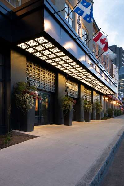 Exterior view - Hotel Chateau Laurier Quebec City