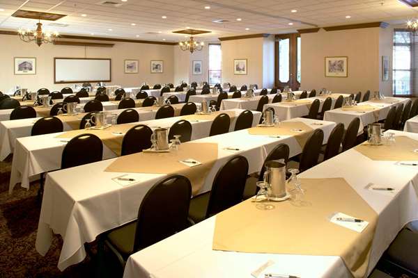  - Hotel Chateau Laurier Quebec City