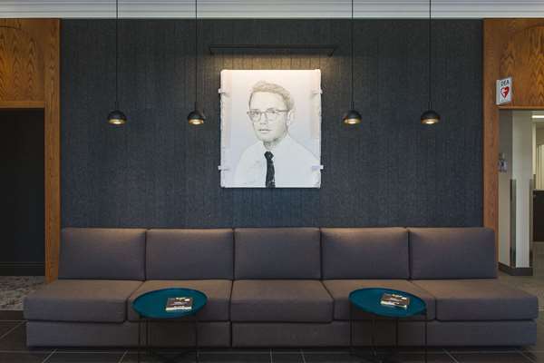  - Hotel Chateau Laurier Quebec City