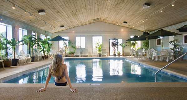 Pool - Bayside Resort Hotel West Yarmouth