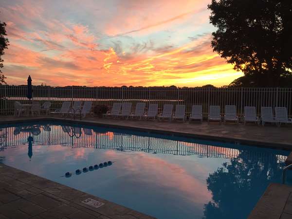 Pool - Bayside Resort Hotel West Yarmouth