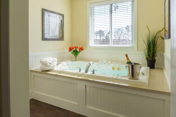  - Bayside Resort Hotel West Yarmouth