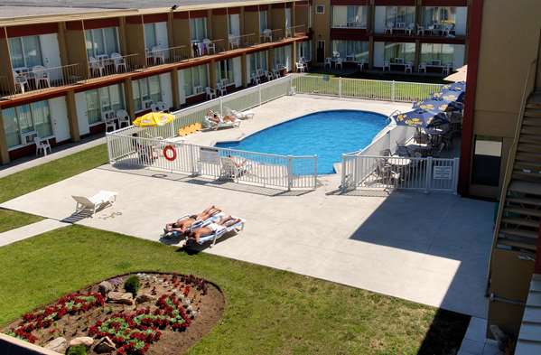 Pool - Auberge Royal Versaille Hotel Anjou Montreal