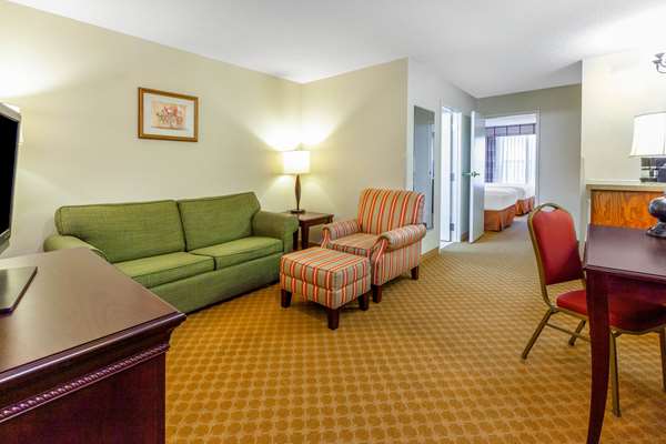 Suite - AmericInn Iron Mountain
