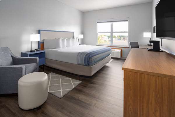1 King Bed, Mobility Accessible Room, Non-Smoking