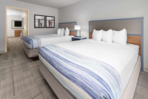 2 Queen Beds, One Bedroom Suite, Non-Smoking