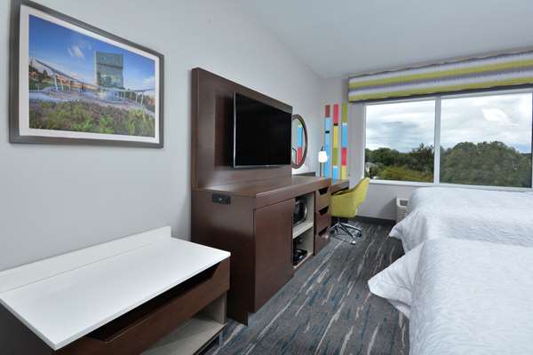  - Hampton Inn & Suites Northlake Mall Charlotte - I-485, Exit 21