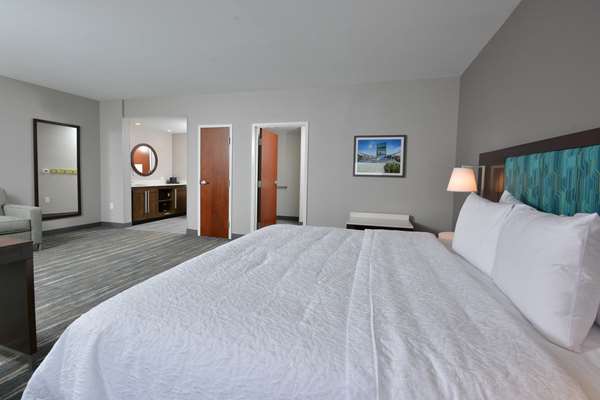  - Hampton Inn & Suites Northlake Mall Charlotte - I-485, Exit 21