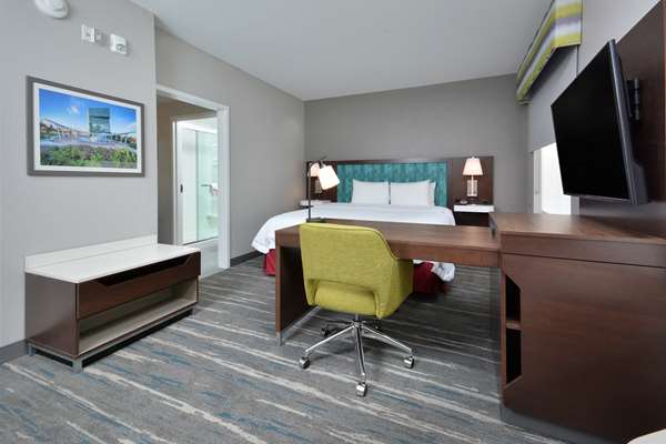  - Hampton Inn & Suites Northlake Mall Charlotte - I-485, Exit 21