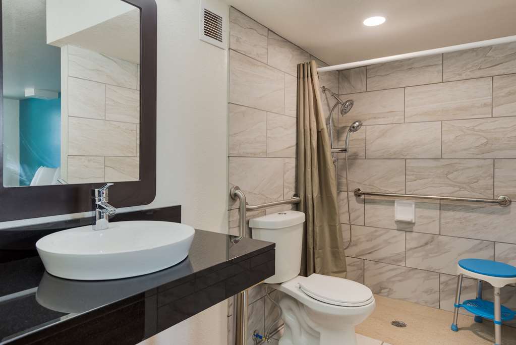 MOTEL 6 TEMPLE TX-guestroom-Guest Room,Bathroom,On-Site.jpg
