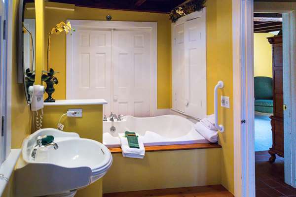 Suite - Essex Street Inn Newburyport