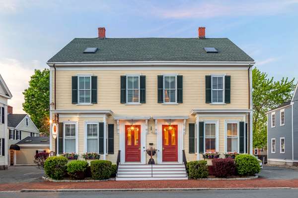 Exterior view - Essex Street Inn Newburyport