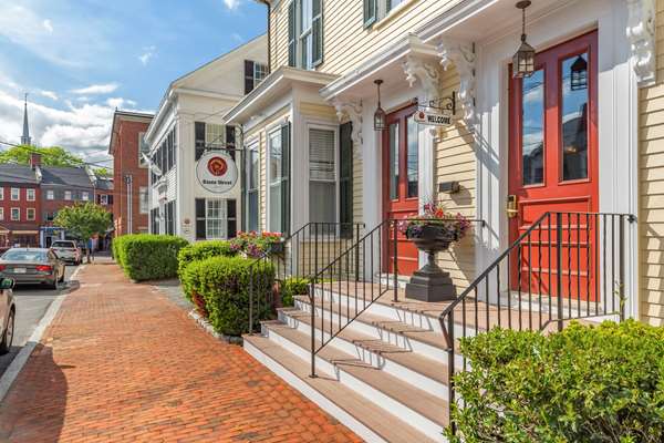 Exterior view - Essex Street Inn Newburyport