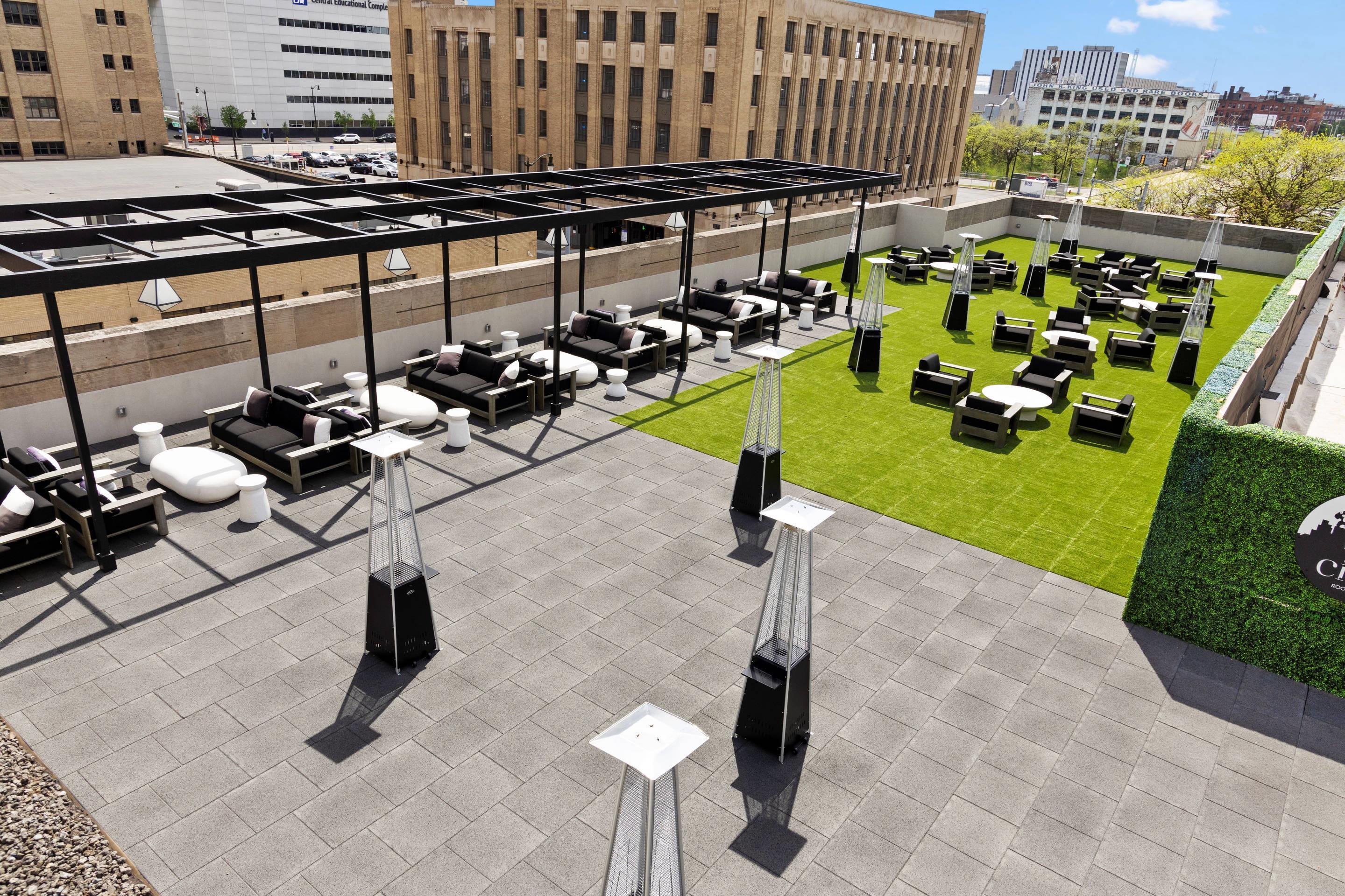 Rooftop terrace | Cambria Hotel Detroit Downtown