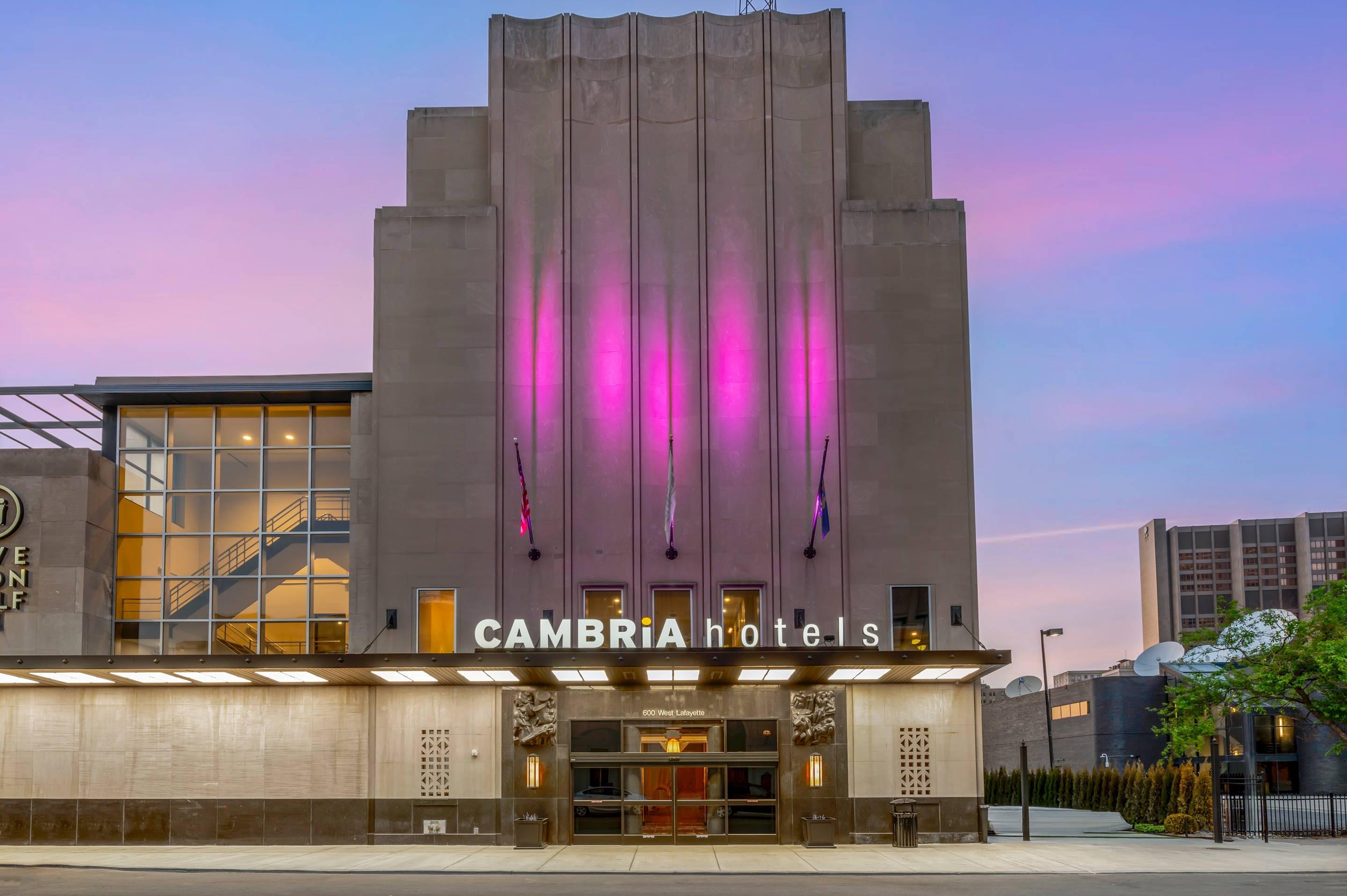 Hotel Entrance | Cambria Hotel Detroit Downtown