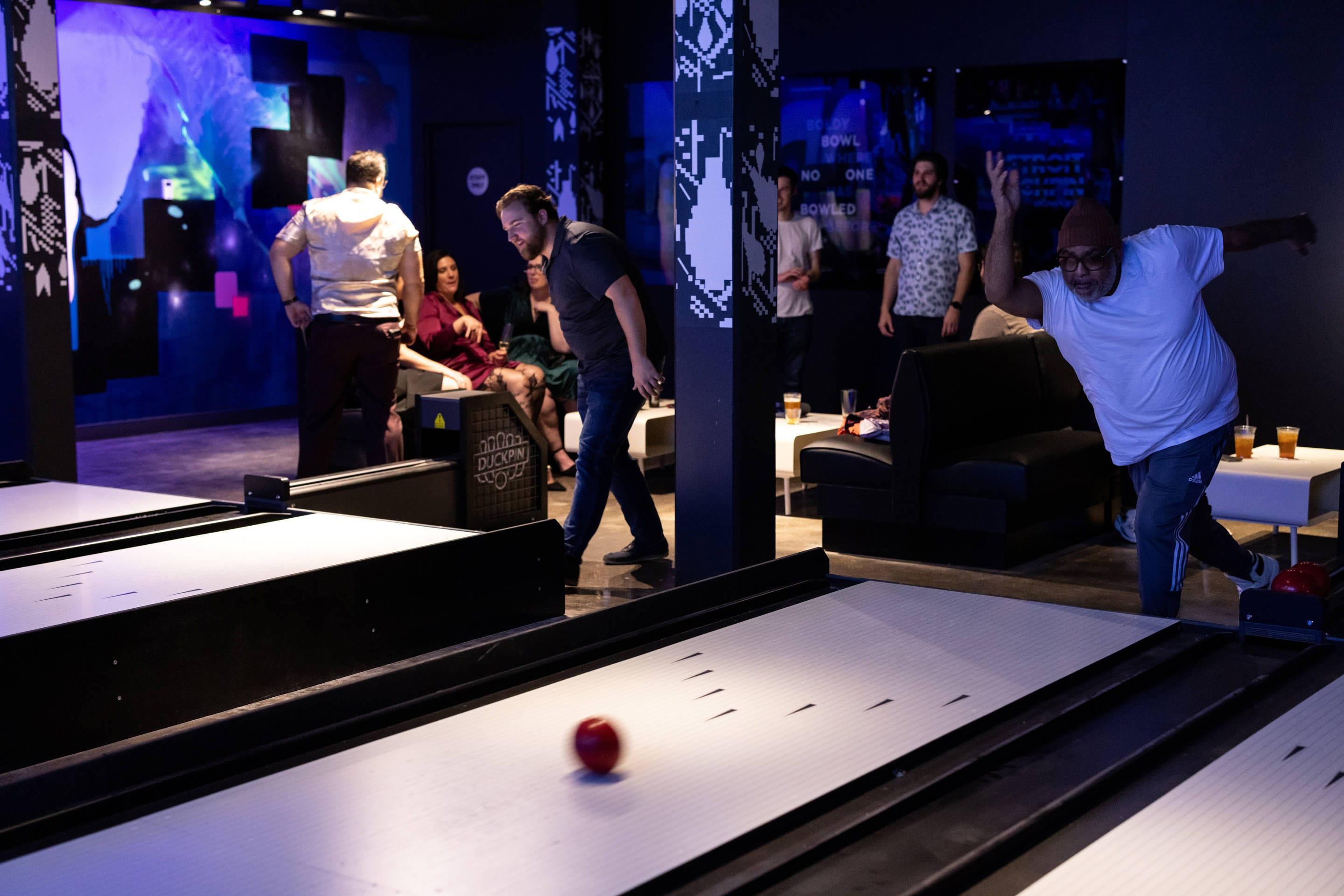 Game room | Cambria Hotel Detroit Downtown