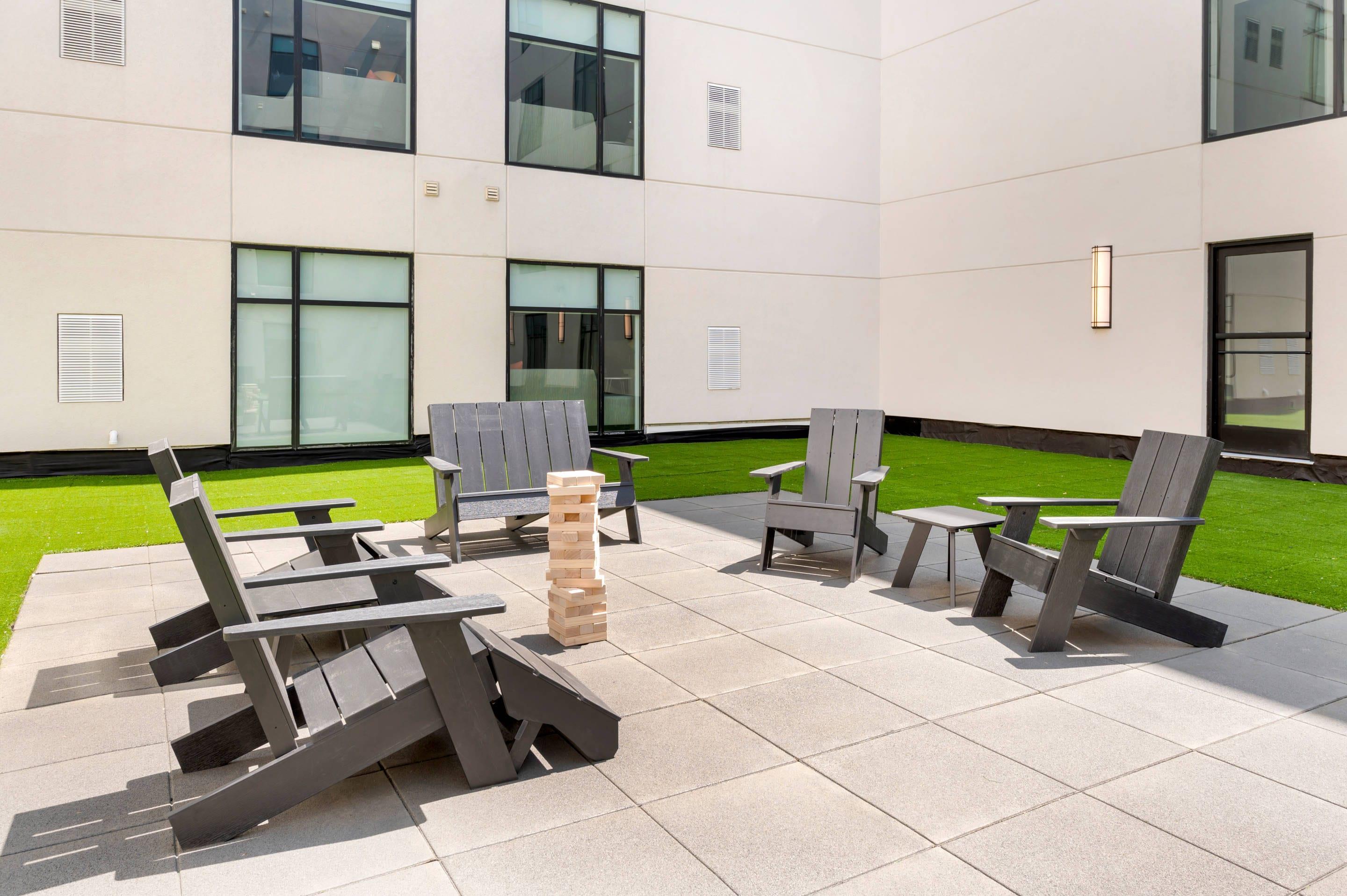 Hotel Courtyard | Cambria Hotel Detroit Downtown