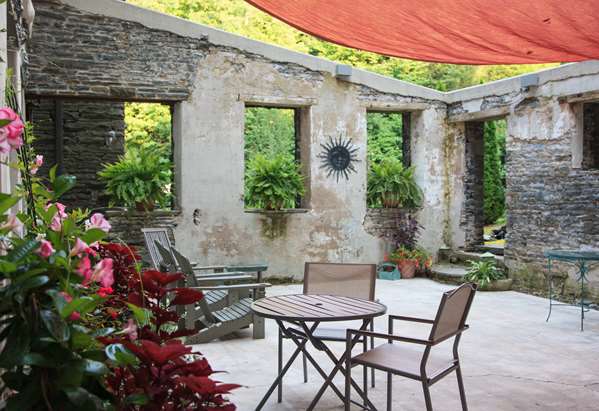  - Ledges Hotel Hawley